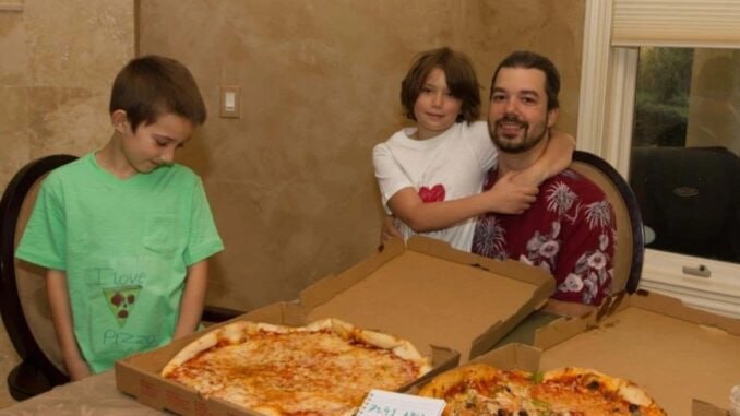 Laszlo Hanyecz and family with 10,000 Bitcoin Pizza, May 22nd, 2010